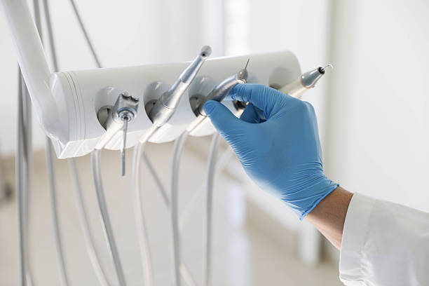 Professional Emergency Dentist technician working in Batavia, IL